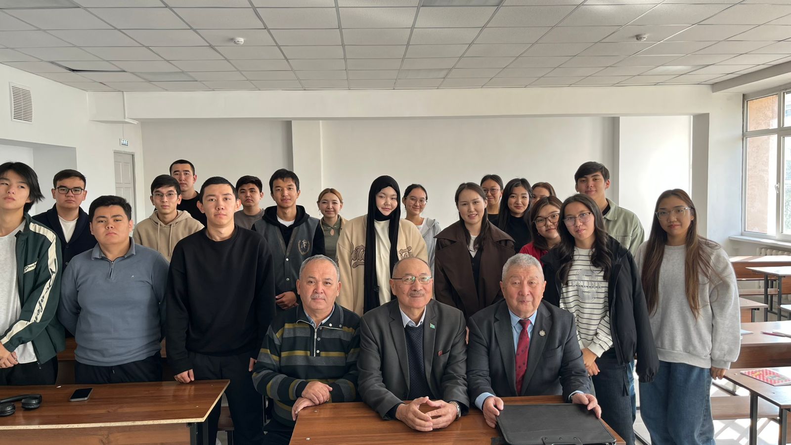 Expanding Scientific Horizons: Meeting of 2nd-Year History Faculty Students with Academician Zh.K. Taimagambetov